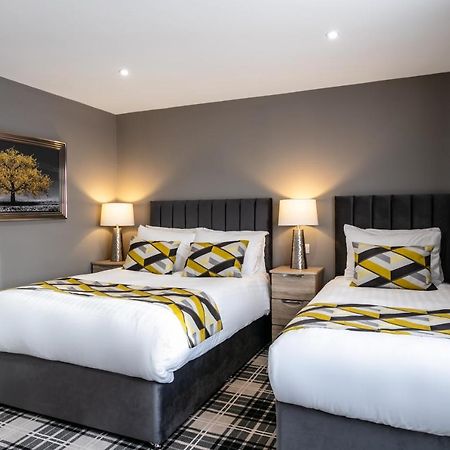 Roydon Marina Village Hotel Ngoại thất bức ảnh