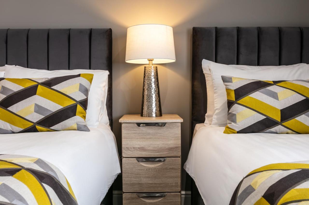 Roydon Marina Village Hotel Ngoại thất bức ảnh