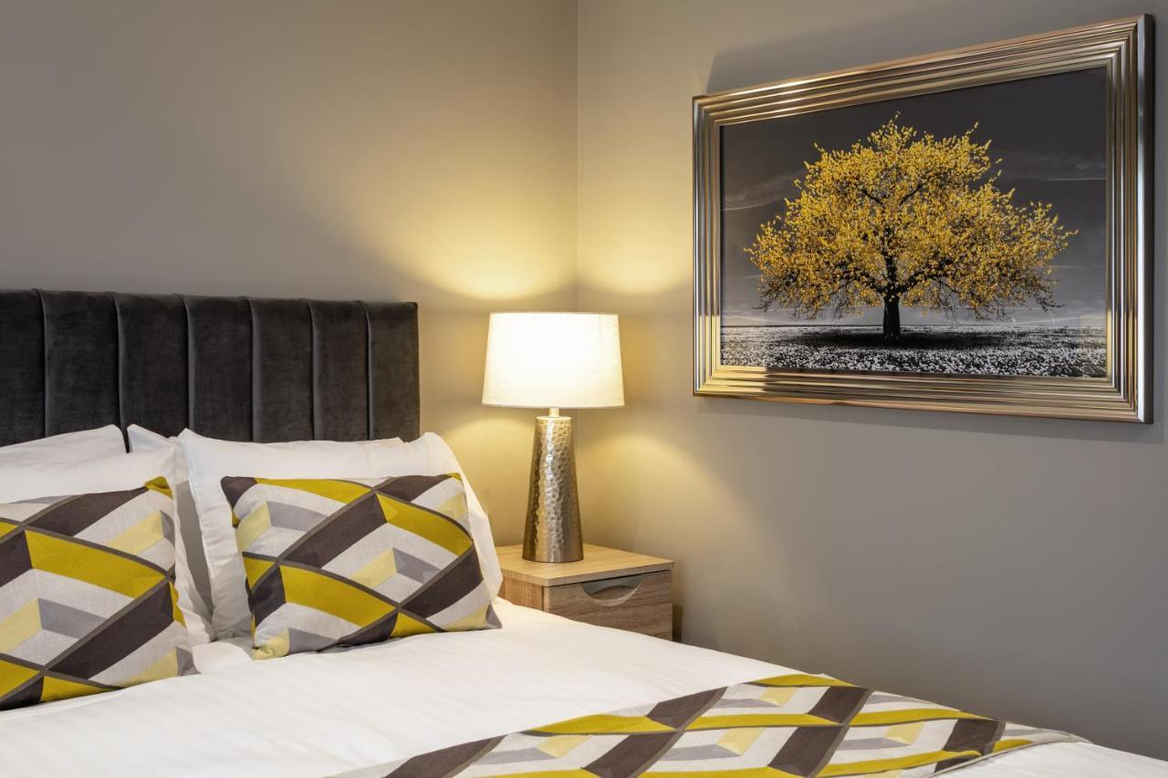 Roydon Marina Village Hotel Ngoại thất bức ảnh