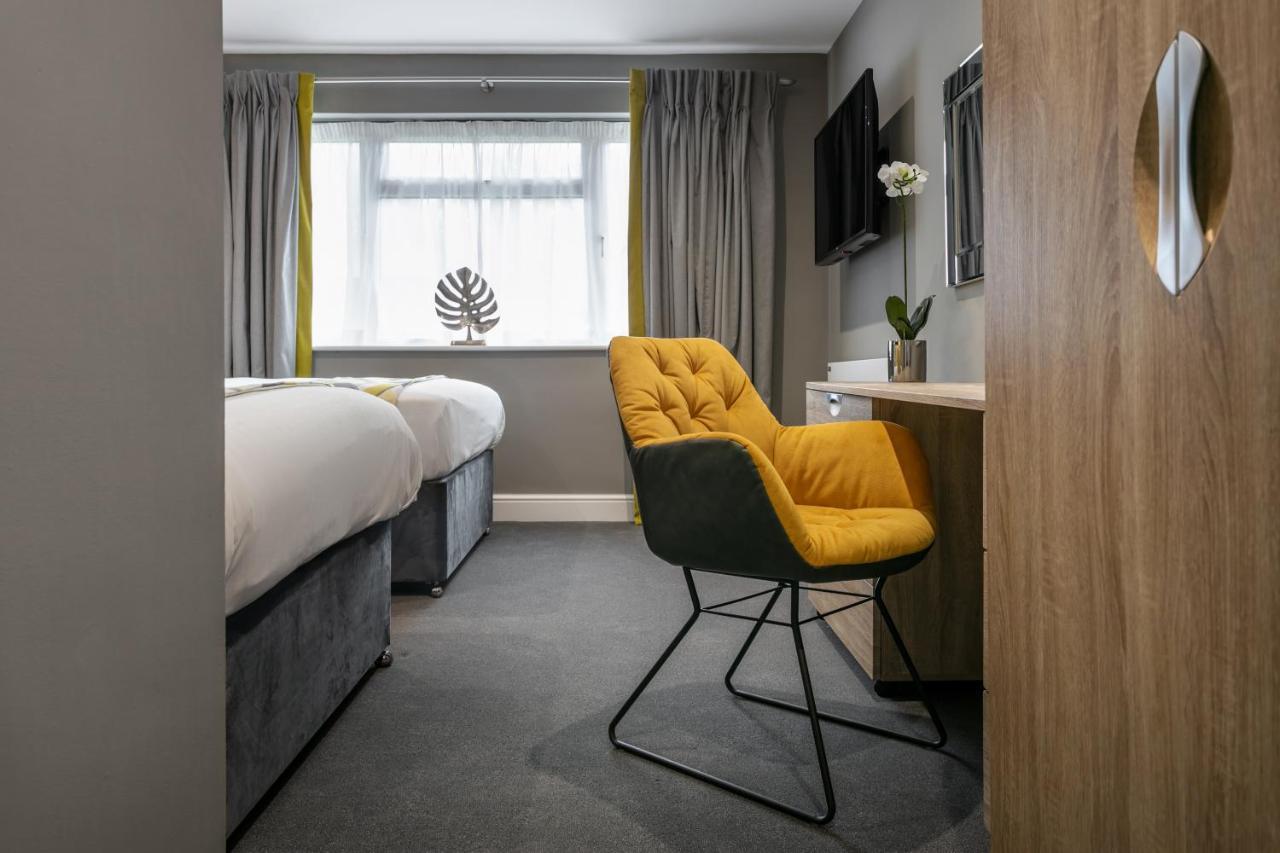 Roydon Marina Village Hotel Ngoại thất bức ảnh