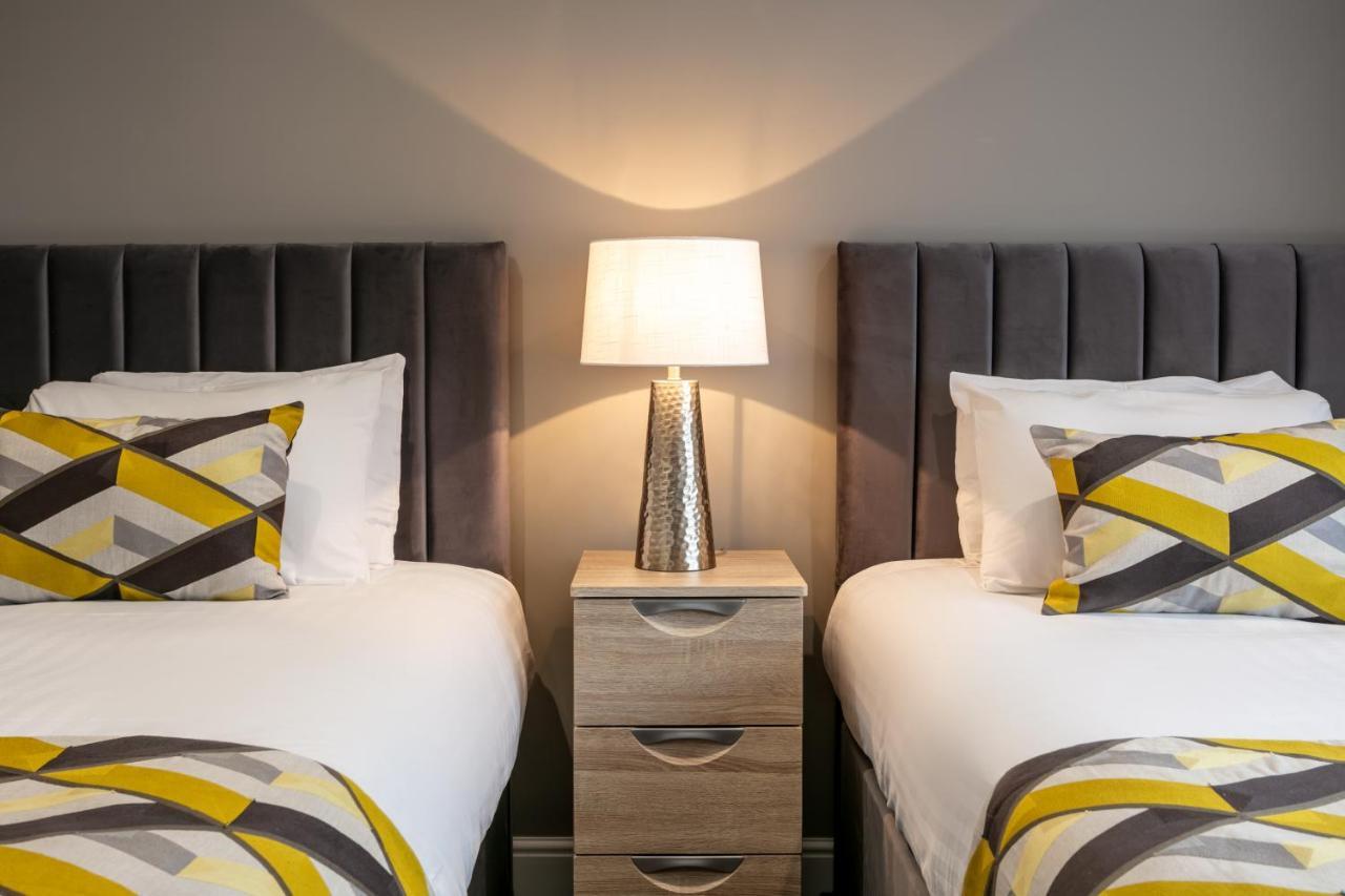 Roydon Marina Village Hotel Ngoại thất bức ảnh